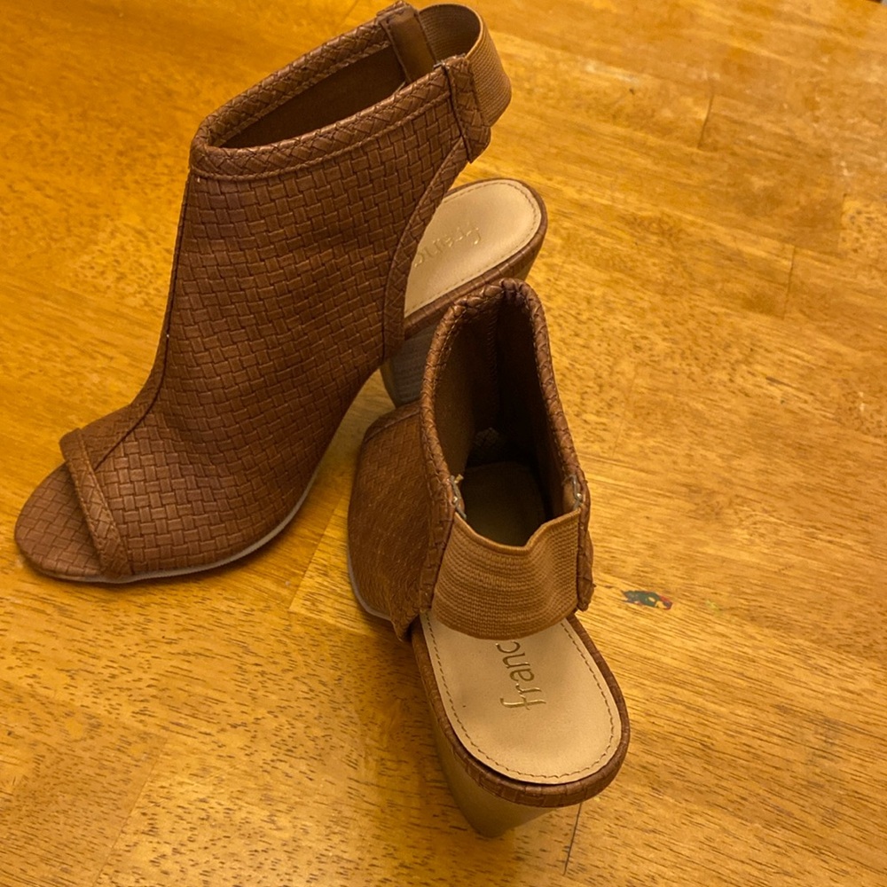 Women’s shoes